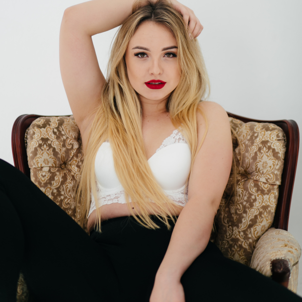 Kritika Escorts