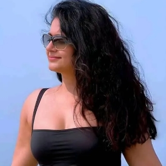 Aditi Escorts