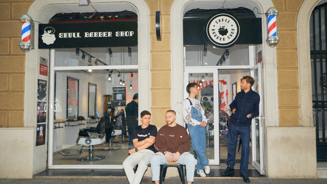 Coinvierte en SKULL BARBER SHOP junto a Patrick Siegenthaler